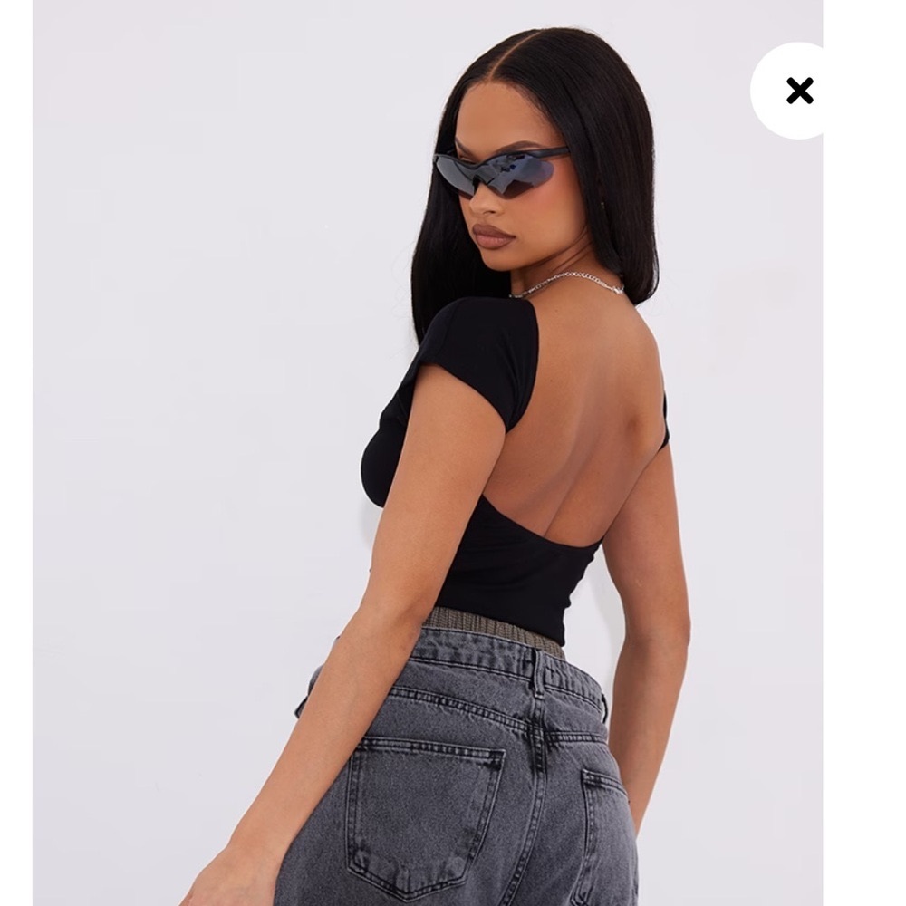 Backless crop top